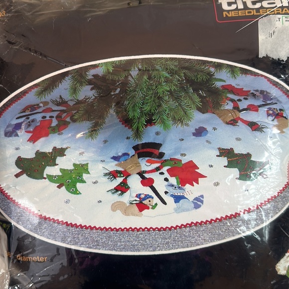 Christmas Tree Skirt Kit - Picture 2 of 4